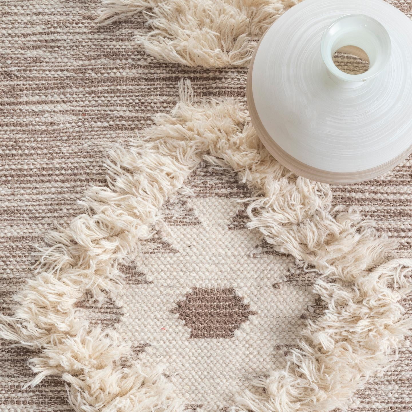 Boho Shag Diamond Fringe Rug - Beige Textured Design